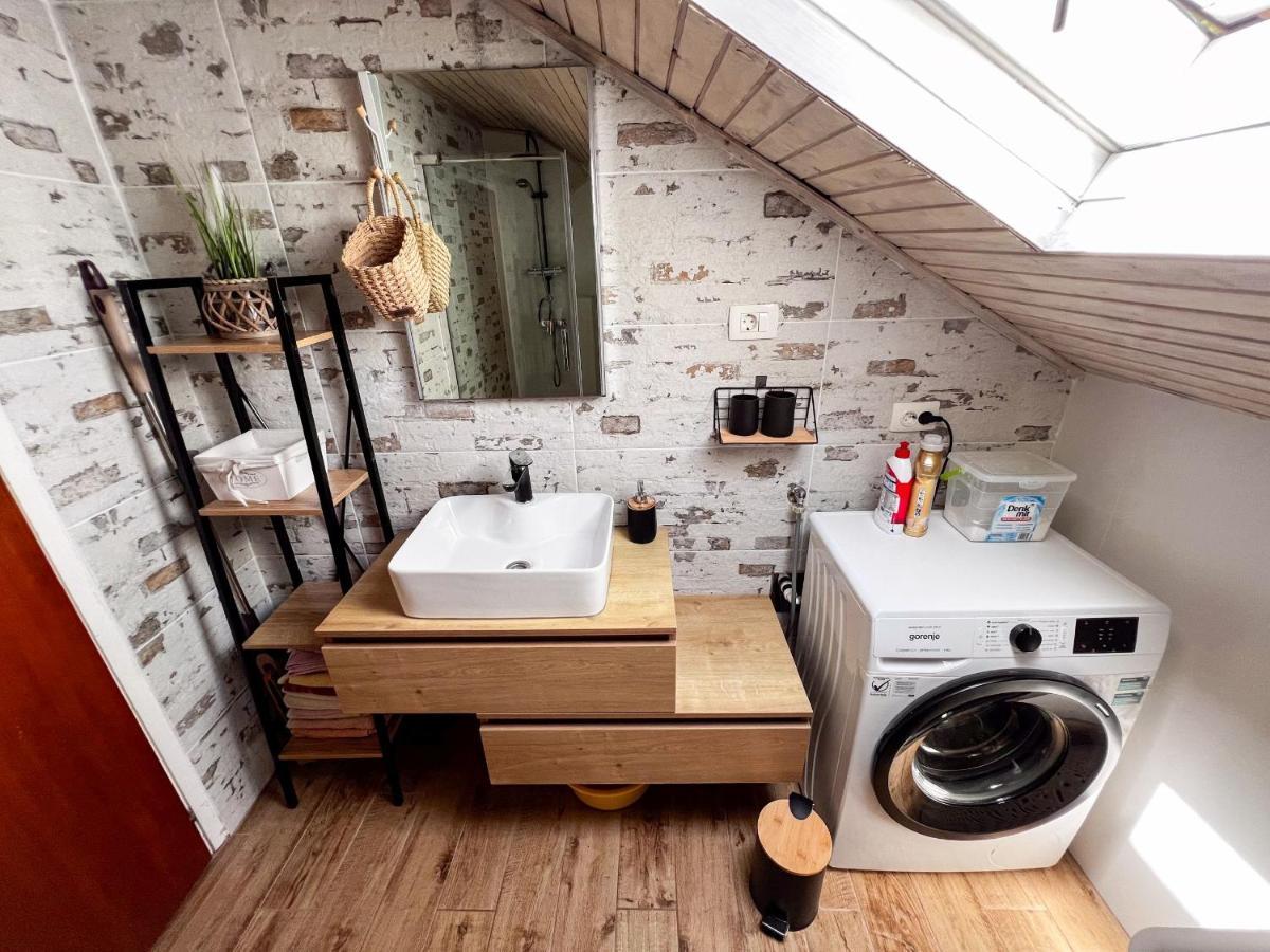 Apartment Cesare 3 Zastrazisce ภายนอก รูปภาพ