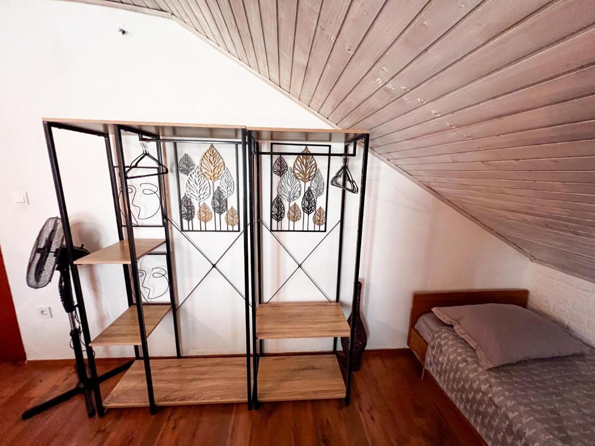 Apartment Cesare 3 Zastrazisce ภายนอก รูปภาพ