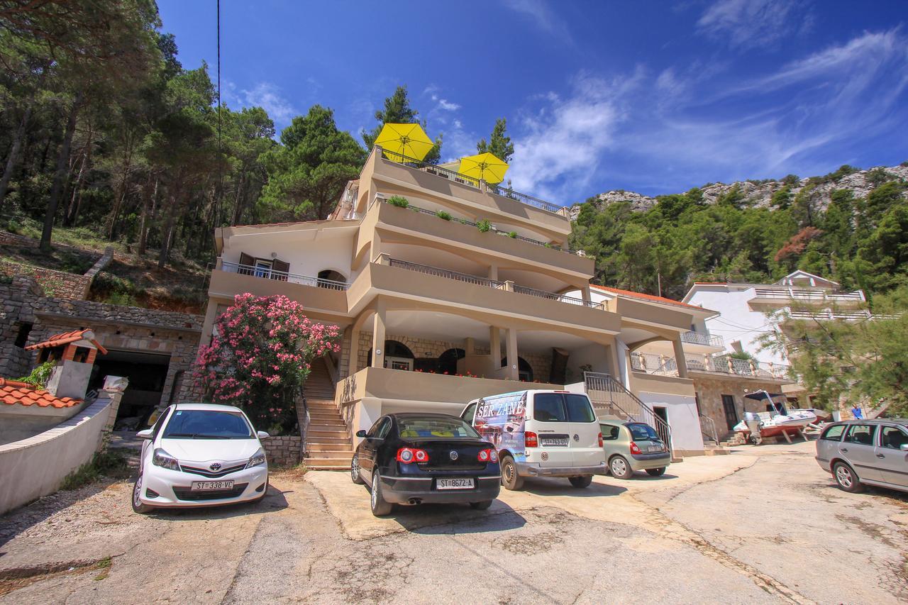 Apartment Cesare 3 Zastrazisce ภายนอก รูปภาพ